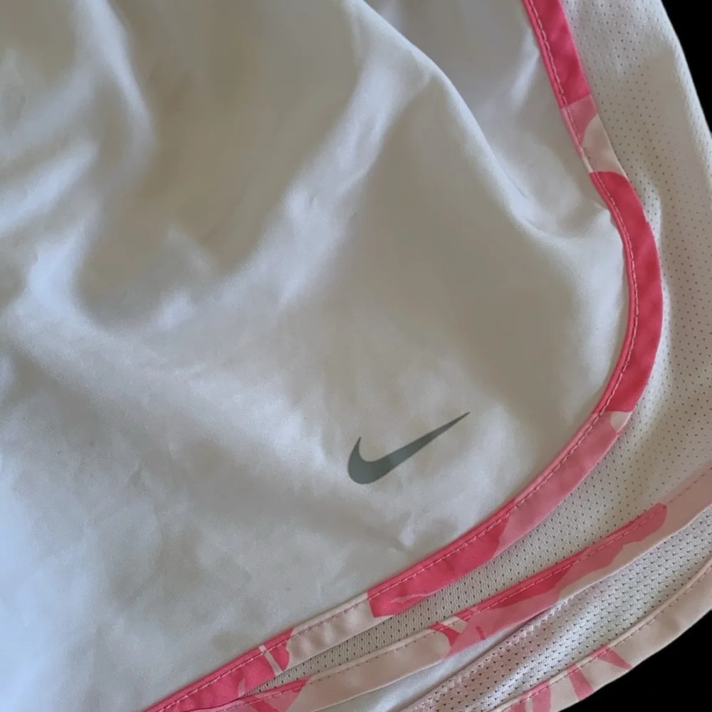 EUC White Nike Dri Fit Shorts with Pink Camouflage Trim • Size XS